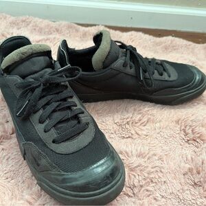 Nike Men's Black and Gray Sneakers